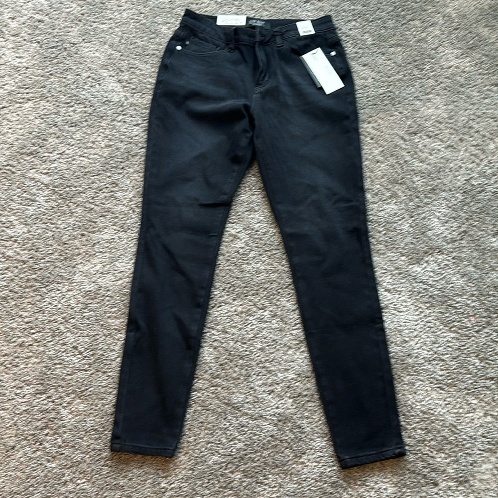 NWT Black Judy Blue Thermadenim Mid Rise Skinny Fit 3 / 26